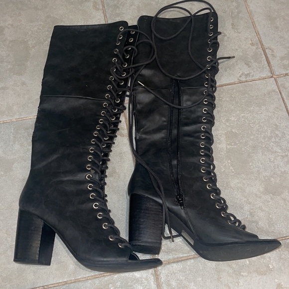 𝅺LACEUP heeled boots 8.5 - Picture 2 of 8